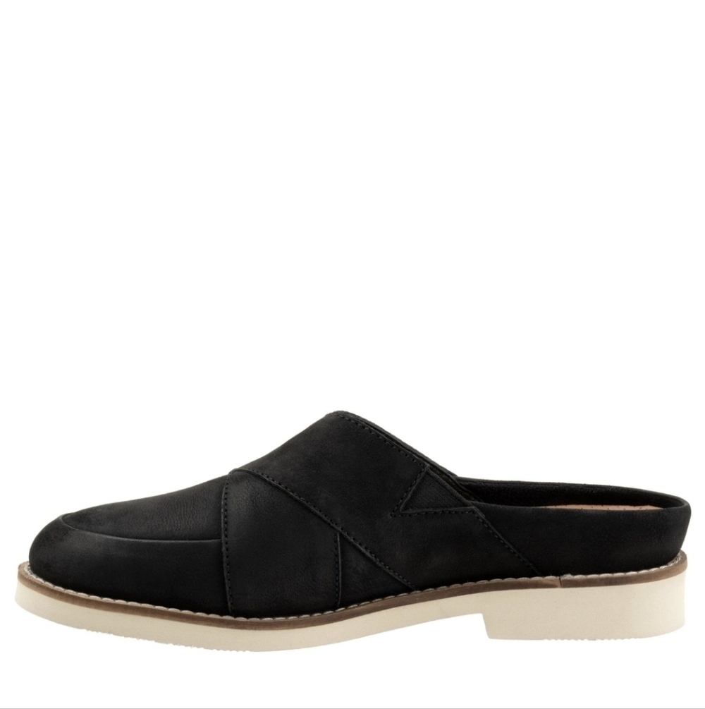 Softwalk Leather Wessex Women's  Navy OnBrand: Style: Women's Casual Slip On 9
